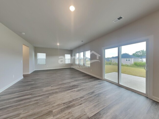 Photo - 754 Treeline Rd