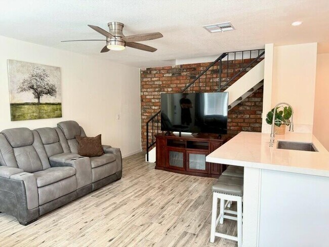 Photo - 72619 Thrush Rd Unit 2