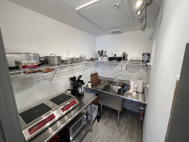 Photo - 2116 NE 8th Pl