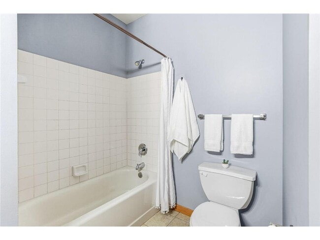 Photo - 820 Emerald St Unit 111