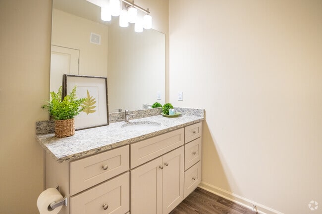 2BR, 2BA – 1,026SF - Bathroom