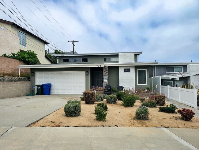 Photo - 704 N Paulina Ave