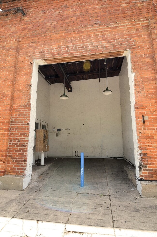 Building Photo - 1310 Nance St Unit A