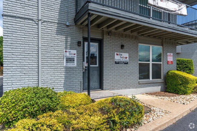 Leasing Office Entrance