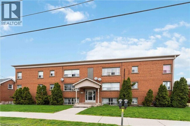 Photo - 2189 King St E Unité B1