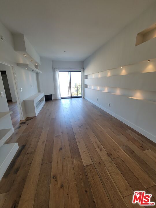 Photo - 8811 Burton Way Condo