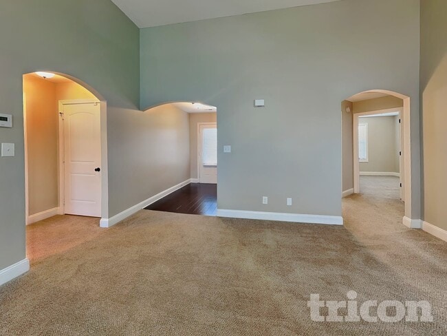 Photo - 1041 Charles Thomas Dr