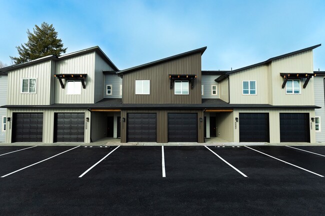 Building Photo - Newer 2 Bedroom 2 1/2 bathroom Hayden Town... Rental