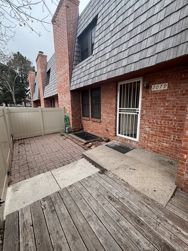 Photo - 2079 Sussex Ln
