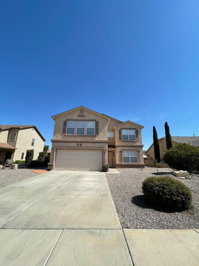 Photo - Spacious 5-Bedroom Home with 2 Living Areas – 2,270 Sq Ft Near Porter Dr.