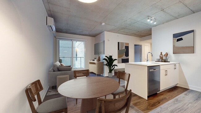 Photo - Station G Mascouche