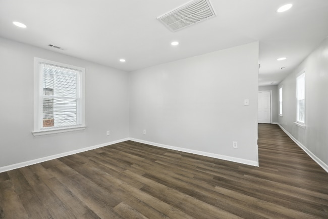 Photo - 118 Parkdale Ave