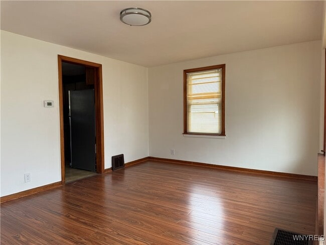 Photo - 246 Crisfield Ave