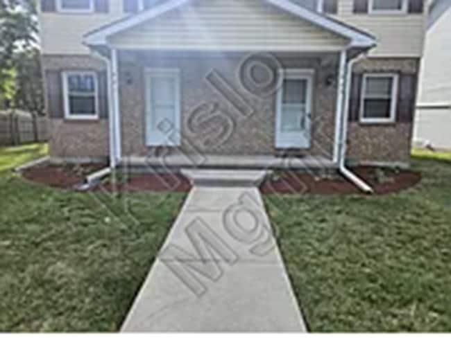 Building Photo - 923 Harwood Rd