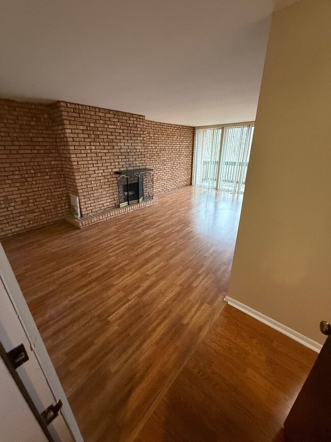 Photo - 5500 Hillcrest Ln Unit 3C