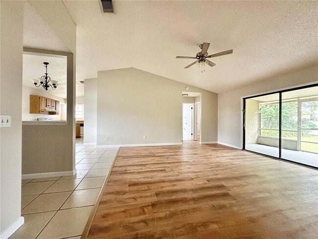 Photo - 896 Mentmore Cir