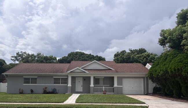 Building Photo - Southport Home
