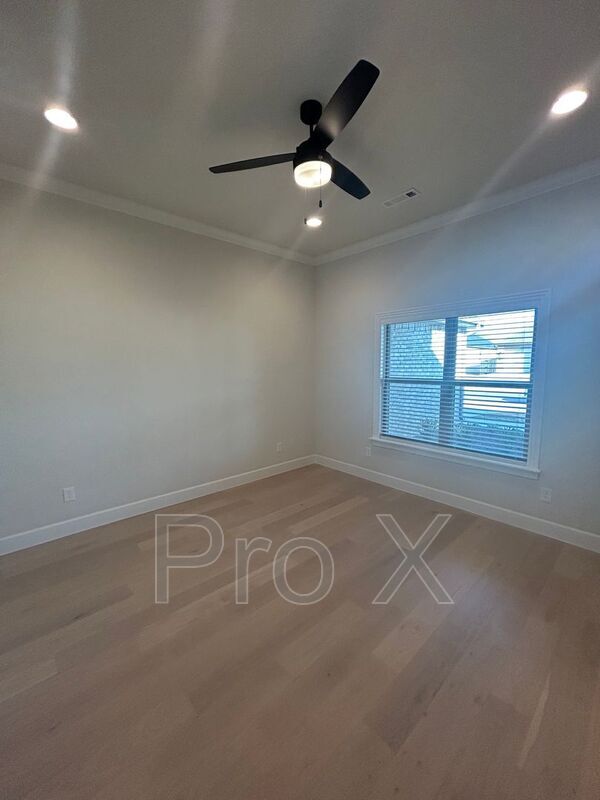 Photo - 2401 Salmon St