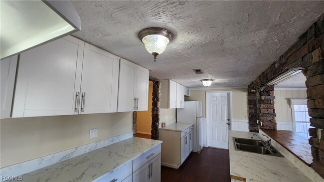 Photo - 2181 Brandon St