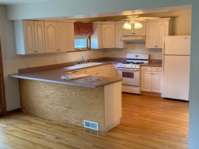 Photo - 125 Maple Ct Unit 1