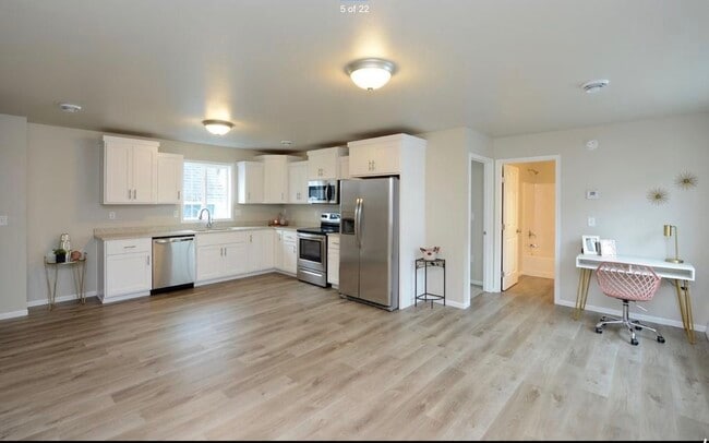 Photo - 705 10th Ave N