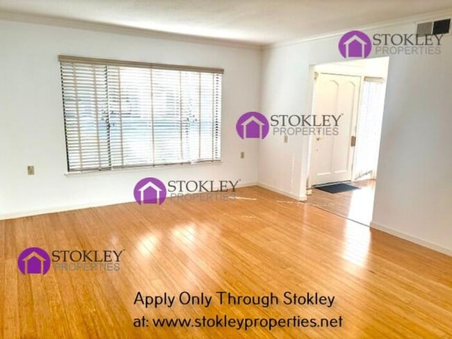 Photo - 1109 Fairlawn Ct Unit APT 6