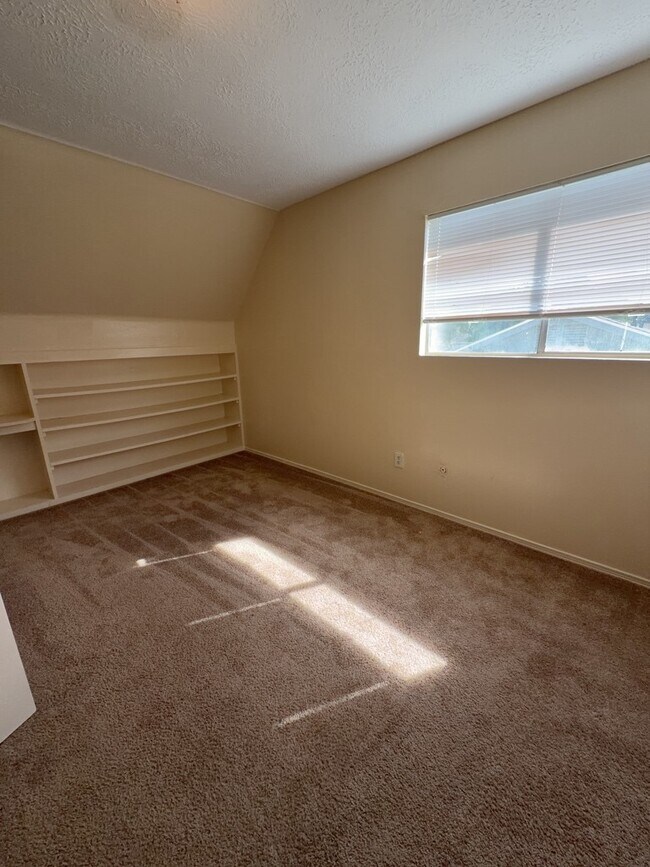 Photo - 1527 Lazy Spring Dr