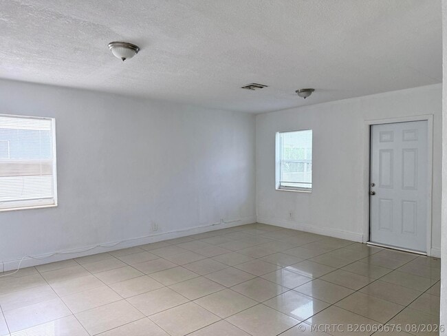 Photo - 16100 NE 10th Ave