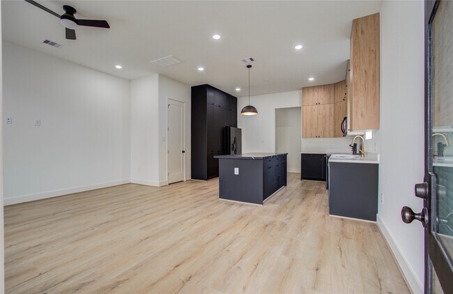 Photo - 1815 McKee St Unit A