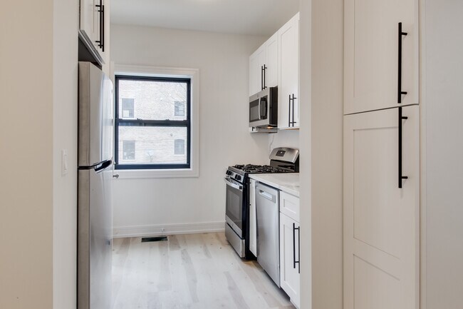 Photo - 3052 W Cortland St Unidad 103