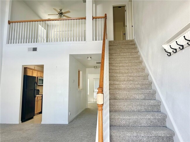 Photo - 6475 White Walnut Way