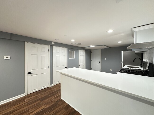 Photo - 2317 N Keeler Ave Unit 6H