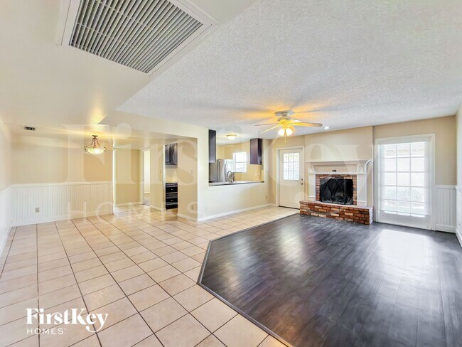 Photo - 813 E Todd Dr