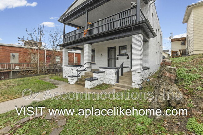 Photo - 3523 St John Ave