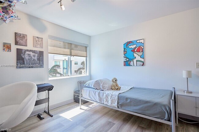 Photo - 2 br, 2 bath Condo - 7700 Collins Ave