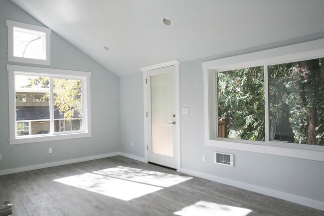 Photo - 1714 NE 113th St