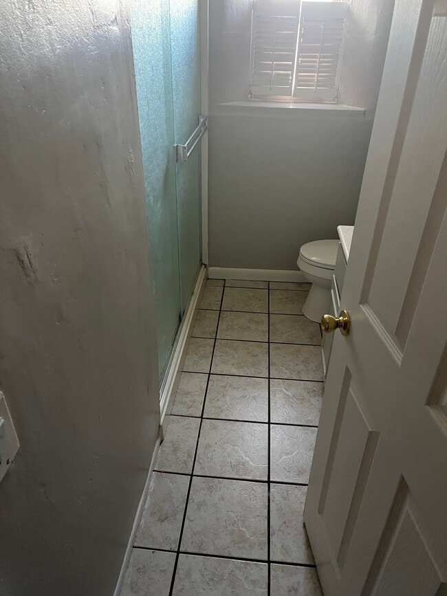 Photo - 12 E Hill Dr
