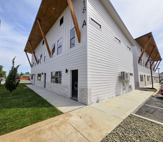 Now Leasing! Brand-New 3 Bed, 2.5 Bath Tow... - Now Leasing! Brand-New 3 Bed, 2.5 Bath Tow... Townhome