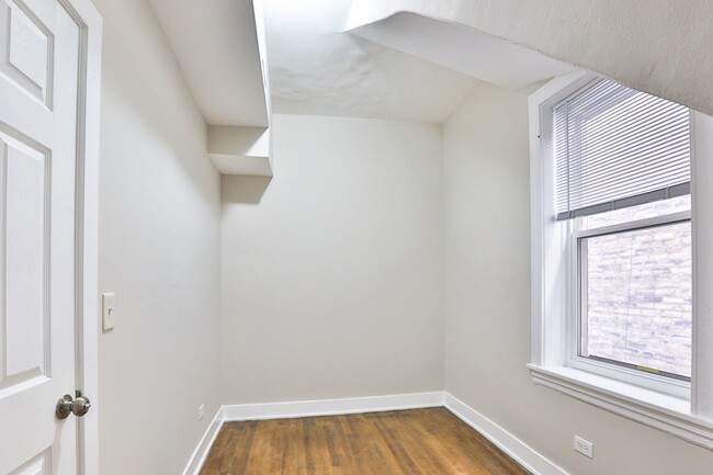 Photo - Bucktown 2bed/1bath...NEXT TO THE 606 TRAIL!  In-Unit Laundry & Central Air! Unit 1