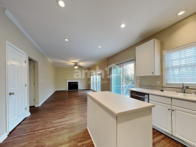 Photo - 154 Timberleaf Dr