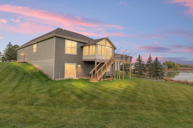 Photo - 2660 Harnish Dr