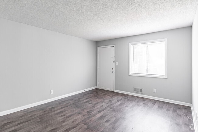 3BR, 2BA - 1000SF