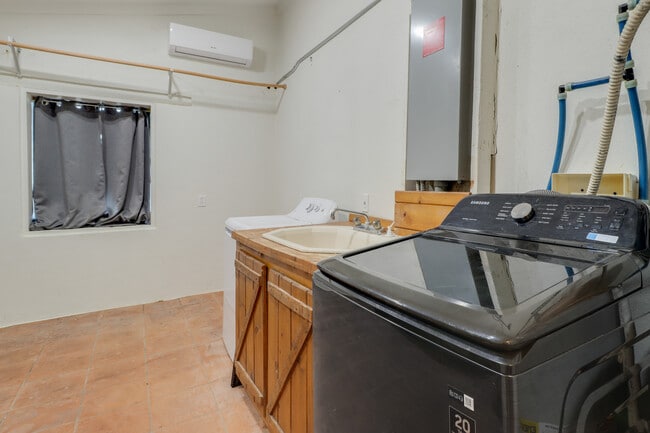 Photo - 1063 S Big Bear Rd