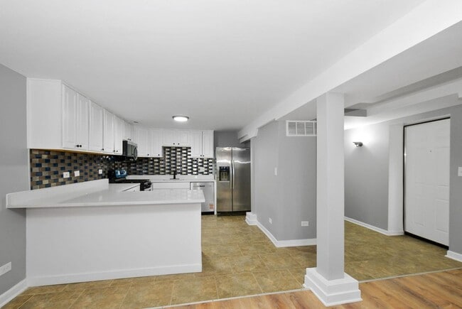 Building Photo - 5201 S Calumet Ave