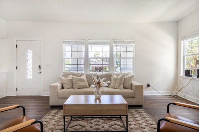 Photo - 1023 E Broad St