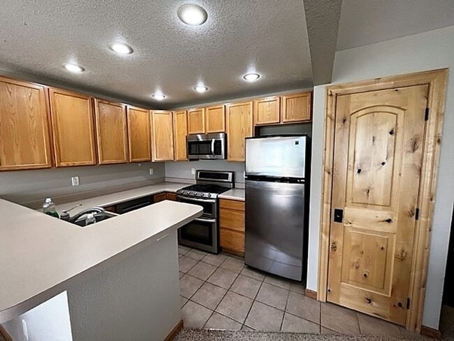 Photo - 592 Meadow Wood Cir