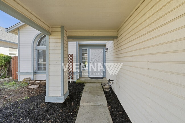 Photo - 2212 Thurton Dr