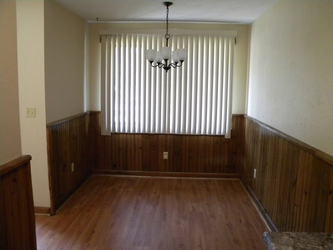 Dining room - 511 E 3rd St Unit Apt C