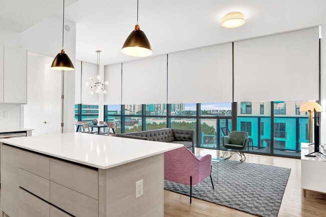 Photo - 1220 17th St Unidad SI ID1504109P