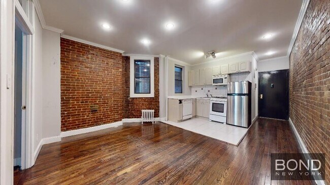 Building Photo - 724 Tenth Avenue Unit 3A Rental